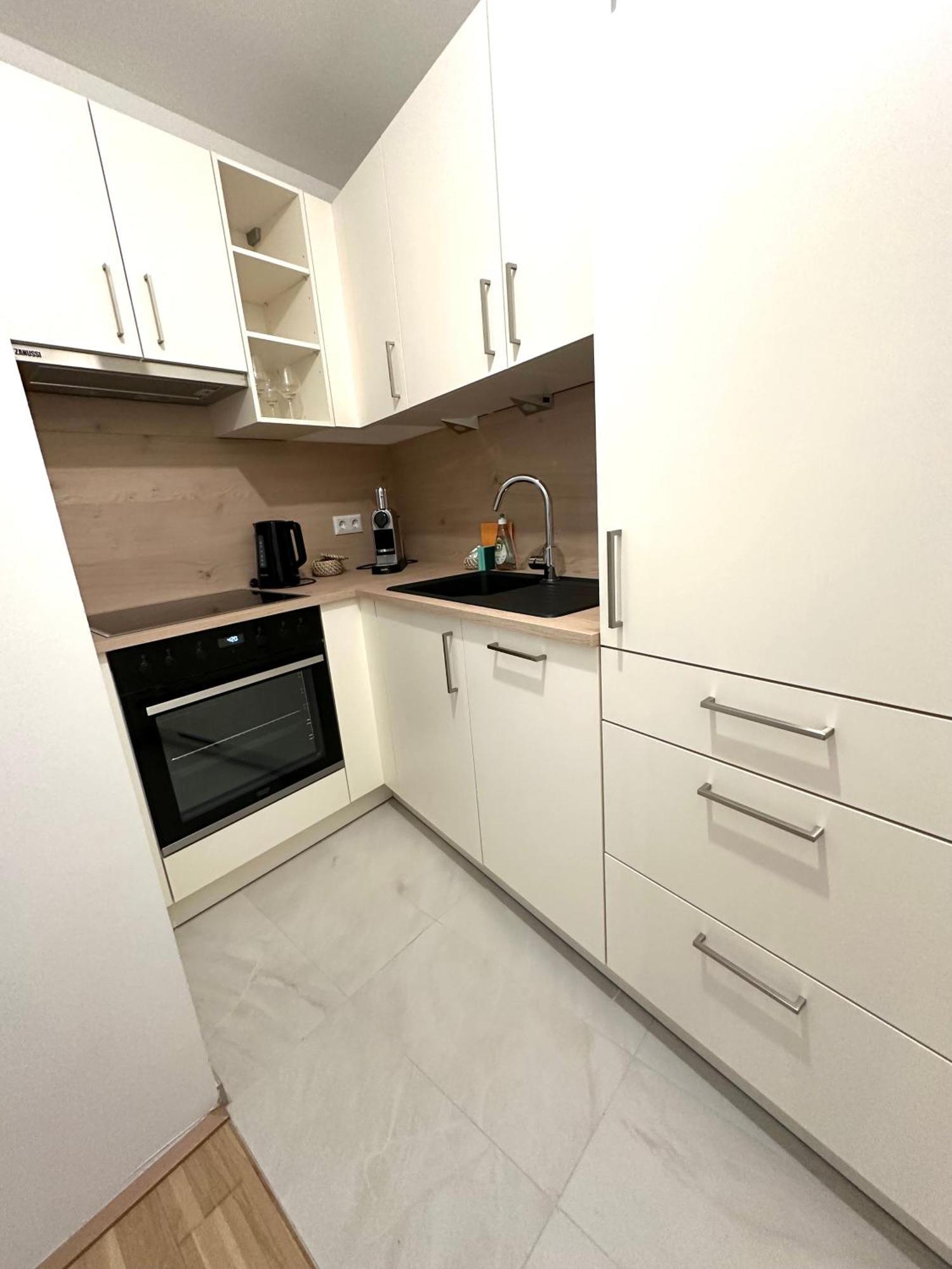 Coho City Apartments Mit Hauseigener Tiefgarage Viena Exterior foto
