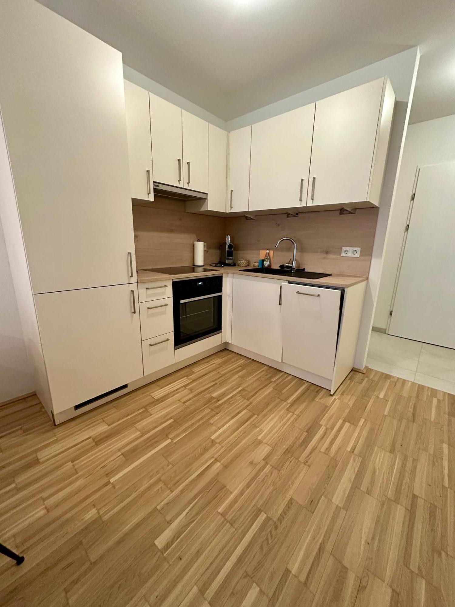 Coho City Apartments Mit Hauseigener Tiefgarage Viena Exterior foto