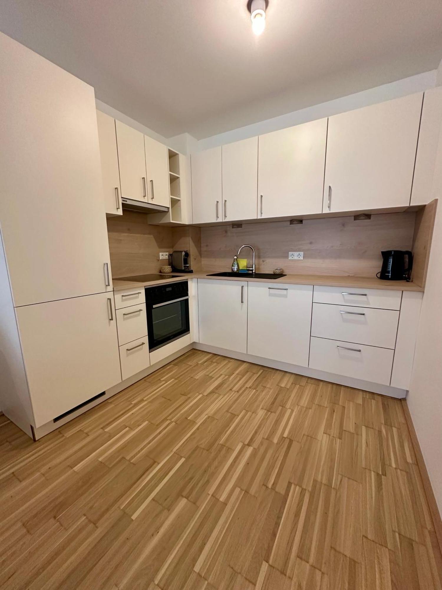 Coho City Apartments Mit Hauseigener Tiefgarage Viena Exterior foto
